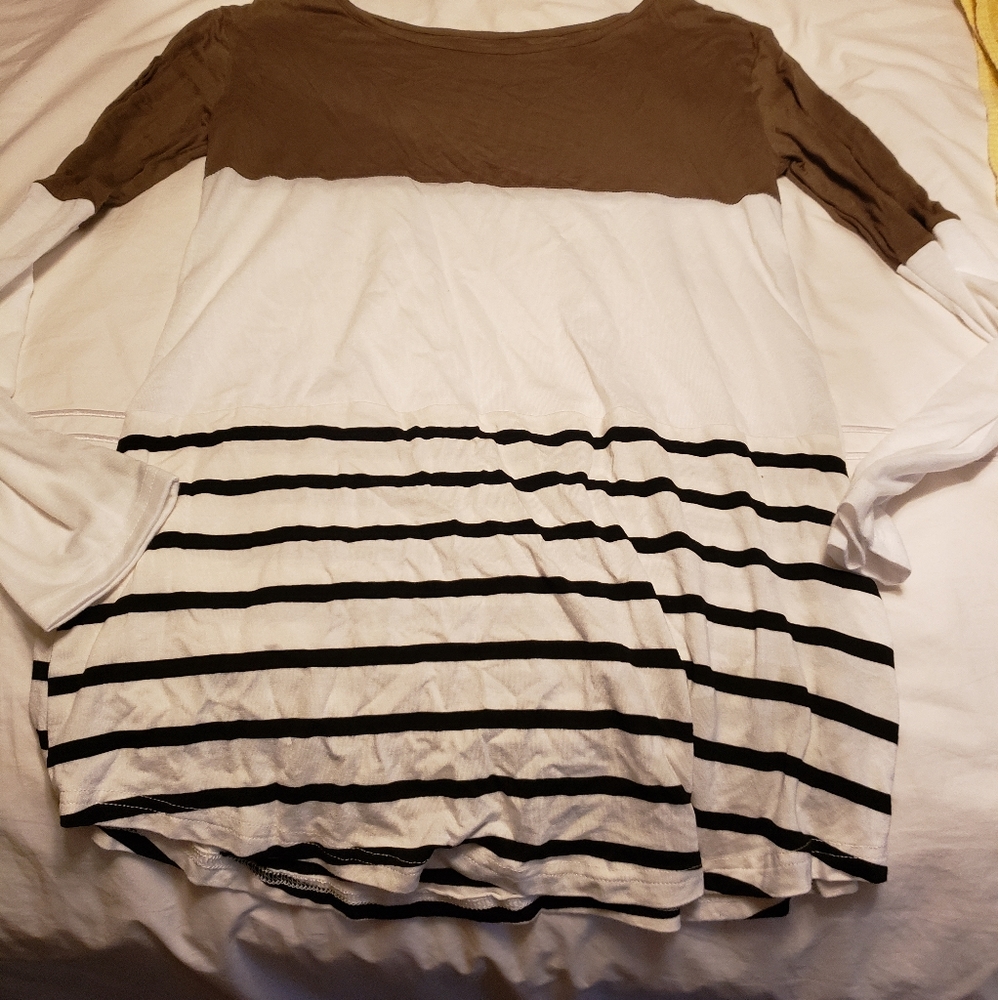 Junior's Small tops
